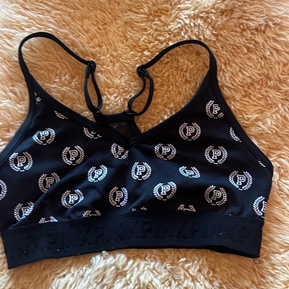 Pink active wear crop top in black size XS